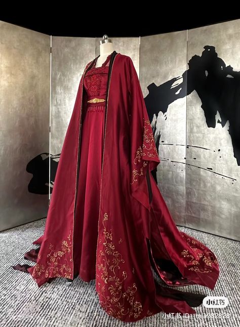 Red Fantasy Clothes, Red Hanbok, Chinese Dress Traditional, Hanfu Red, Chinese Fancy Dress, Prince Clothes, Chinese Clothes, Chinese Style Dress, Queen Outfit