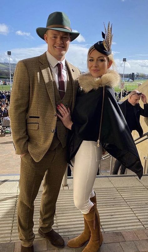 Fall Horse Racing Outfits Women, Autumn Horse Racing Outfits, Fall Horse Race Outfit, Winter Race Day Outfits, Steeplechase Outfit, Cheltenham Races Outfits, English Countryside Style, Horse Race Outfit, Melbourne Races