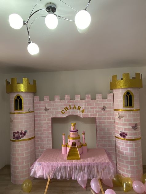 Diy Castle Cardboard Backdrop, Princess Castle Birthday Decorations, Cardboard Castle Backdrop, Castle Backdrop Diy Princess Party, Diy Castle Backdrop, Cardboard Castle Diy, Castle Birthday Decorations, Diy Princess Castle, Princess Castle Backdrop