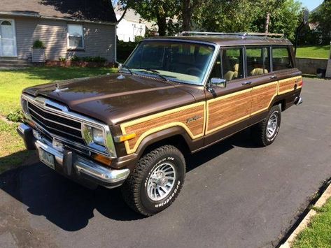 1989 Jeep Grand Wagoneer Woody Cocheras Ideas, Jeep Grand Wagoneer, Classic Jeeps, Grand Wagoneer, Old Jeep, Jeep Wagoneer, Jeep Cj, American Cities, Four Wheel Drive