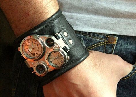 Pathfinder-2 Steampunk Leather Cuff Wrist Watch - steampunk watches Homes Architecture, Style Gentleman, Steampunk Watch, Steampunk Wedding, Watch Bracelet, Military Watches, Mobile Homes, Positive Emotions, Watch Gifts