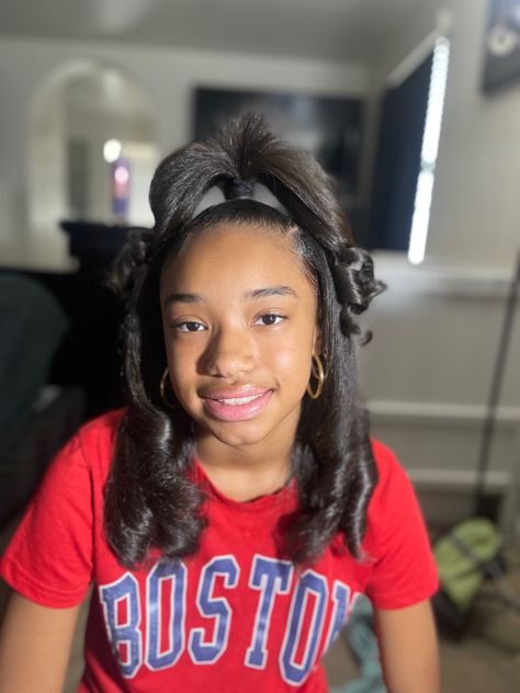 Curled hair, flat, iron hair edges School Picture Hairstyles, Flat Iron Natural Hair, Middle School Hairstyles, Short Hair For Kids, Black Ponytail Hairstyles, Quick Natural Hair Styles, Flat Iron Hair Styles, Quick Weave Hairstyles, Girls Natural Hairstyles