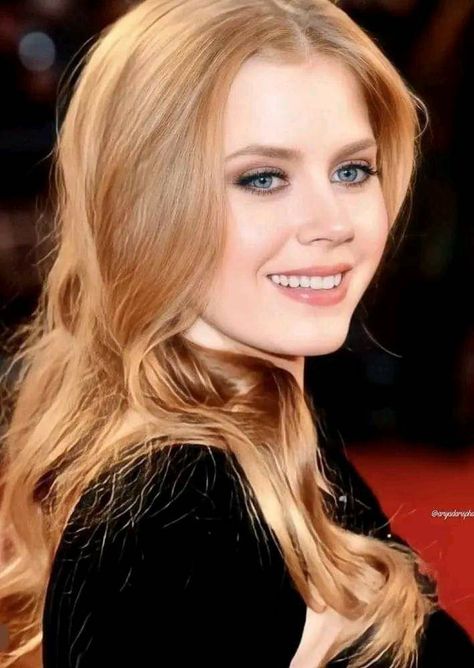 Amy Adams Strawberry Blonde, Strawberry Blonde Actress, Lily Pilly, Amy Adams Hair, Blonde Celebrities, Honey Blonde Hair Color, Strawberry Blonde Hair Color, Blonde Actresses, Strawberry Hair