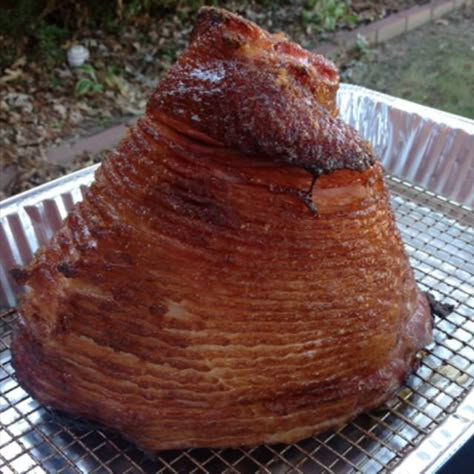 Everyone knows the turkey is the star of the show on Thanksgiving, but you can’t have a Holiday Feast without a Smoked Ham to go right along with the bird. (you can get my recipe for smoking a turkey on howtobbqright.com) Smoked Ham Recipe, Easy Bbq Recipes, Spiral Sliced Ham, Bbq Recipe, Spiral Ham, Smoker Cooking, Honey Baked Ham, Holiday Ham, Ham Recipe