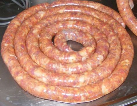 Homemade Chorizo, Home Made Sausage, Salvadorian Food, Argentina Food, Homemade Sausage Recipes, Argentinian Food, Chorizo Recipes, Meat Shop, Chorizo Sausage