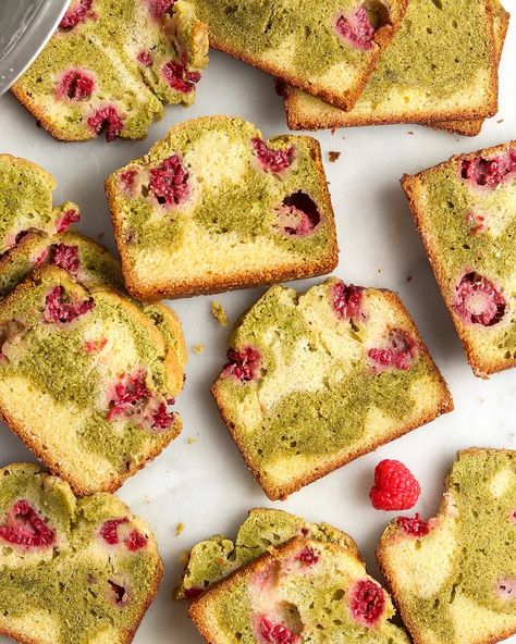 Matcha Raspberry Swirl Pound Cake | easygayoven Raspberry Swirl Cake, Raspberry Swirl Pound Cake, Matcha Raspberry, Swirl Pound Cake, Matcha Dessert Recipes, Matcha Baking, Matcha Cafe, Matcha Dessert, Swirl Cake