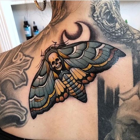 Moth Tattoo Design, Neotraditional Tattoo, Insect Tattoo, Moth Tattoo, Traditional Tattoo Art, Animal Tattoos, Tattoo Styles, Unique Tattoos, Beautiful Tattoos