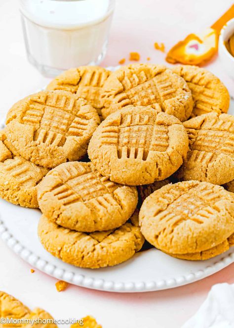 These Eggless Peanut Butter Cookies are thick and soft with a melt-in-your-mouth center. They're easy to make with simple ingredients 🥜 Eggless Christmas Cookies, No Egg Baking, Eggless Peanut Butter Cookies, Sugar Cookies Soft, Eggless Sugar Cookies, Chocolate Chip Cookies Easy, Eggless Cookie Recipes, Homemade Peanut Butter Cookies, Egg Free Cookies