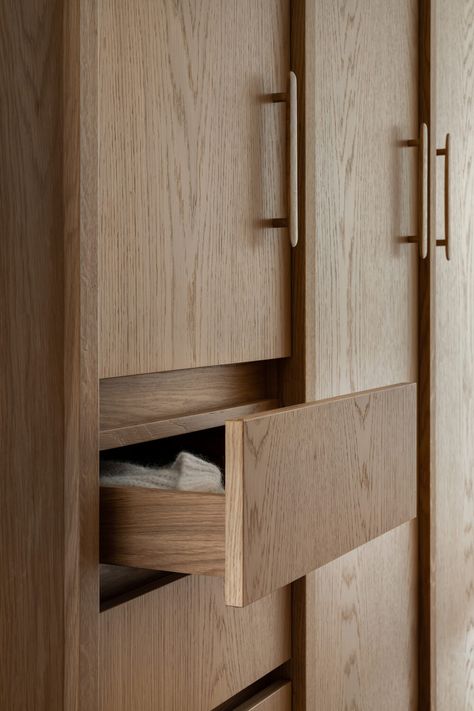 Contemporary Wooden Kitchen, Nordic Wardrobe, Statement Kitchen, 60s House, Countryside Kitchen, Building A Kitchen, Nordic Kitchen, Scandinavian Color, Oak Kitchen