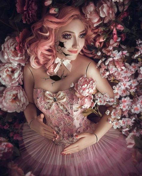 Lying In Flowers, Doll Photoshoot, Tale Dress, Girl With Pink Hair, Broken Doll, Photo Stock Images, Living Dolls, Creative Colour, Porcelain Doll