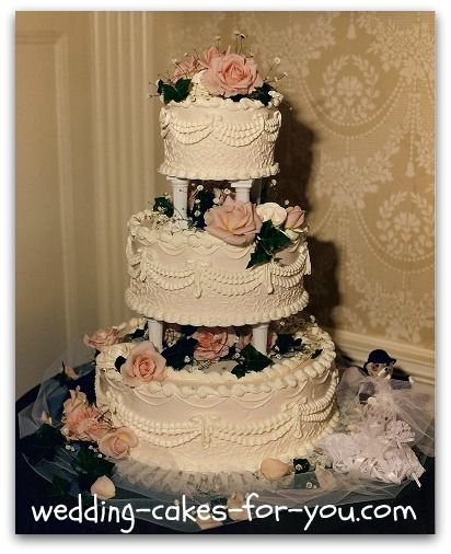 Wedding Cake Icing Recipe, Cake Icing Recipe, Victorian Wedding Cakes, Wedding Cake Icing, Wedding Cake Frosting, Traditional Wedding Cakes, Wedding Cake Pictures, Icing Recipes, Cake Frosting Recipe