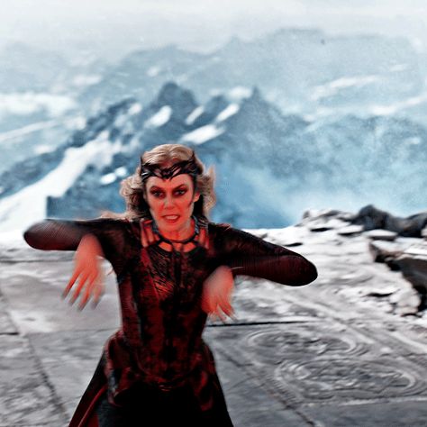 Wanda Using Her Powers, Scarlet Witch Gif, Scarlet Witch Icon, Mommy Wanda, Witch Gif, Marvel Nova, Witch Powers, Witch Pictures, Best Marvel Characters