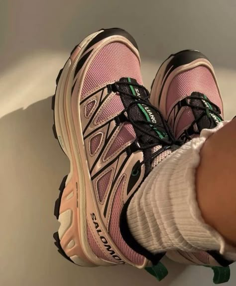 Salomon Sneakers, Salomon Shoes, Pretty Shoes Sneakers, Funky Shoes, Sandy Liang, Aesthetic Shoes, Shoe Inspo, Swag Shoes, Mode Inspo