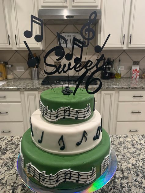 Sweet 16 Concert Theme, Music Notes Birthday Party Ideas, Music Sweet 16 Theme, Music Notes Cake Ideas, Music Note Birthday Cake, Music Note Cake, Music Themed Cakes, Sweet 16 Birthday Cake, Sweet 16 Themes