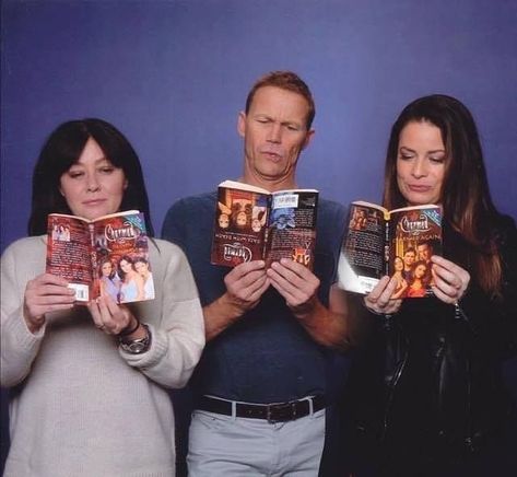 Charmed Tv Show Outfits, Charmed Aesthetic, Brian Krause, Leo Wyatt, Piper Halliwell, Charmed Tv Show, Charmed Book Of Shadows, Charmed Tv, Holly Marie Combs