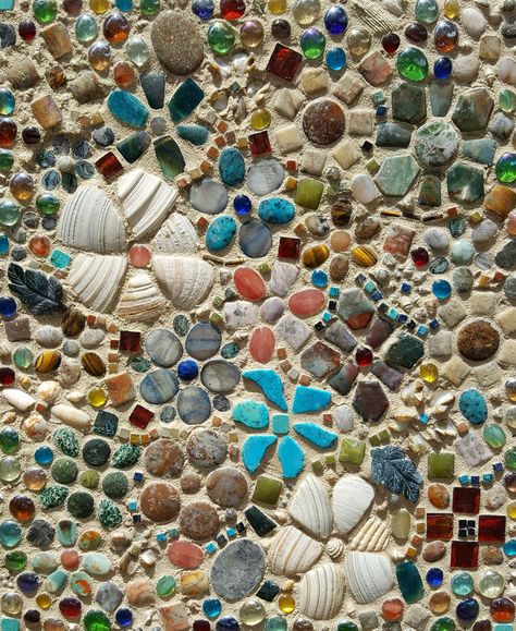 My first mosaic tabletop Lynn Hamilton Mosaic With Shells, Shell Stepping Stones, Sea Shell Mosaic, Mosaic Steps, Seashell Mosaic, Sea Glass Artwork, Seneca Falls, Mosaic Tiles Crafts, Sea Shells Diy