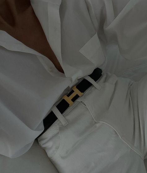 Hermes Belt Women Outfits, Hermes Belt Outfit, Hermes Belt Women, Josefine H J, Lux Fashion, Hermes Belt, Professional Dresses, Mode Inspo, Photo Instagram