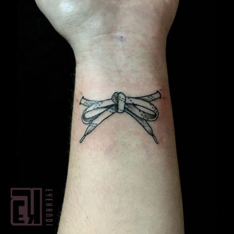 hockey shoelace tattoo Small Hockey Tattoos Simple, Simple Hockey Tattoo, Shoelace Tattoo, Hockey Tattoo For Women, Ice Hockey Tattoo, Hockey Tattoo Ideas, Hockey Tattoos, Style Extensions, Hockey Tattoo