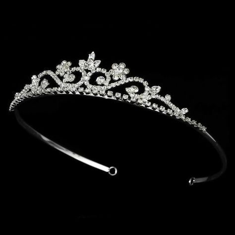 Tiara Simple, Hair With Bobby Pins, Crystal Bridal Tiaras, Diamond Tiara, Gem Diamonds, Curl Pattern, Crystal Tiaras, Bridal Crown, Bridal Tiara