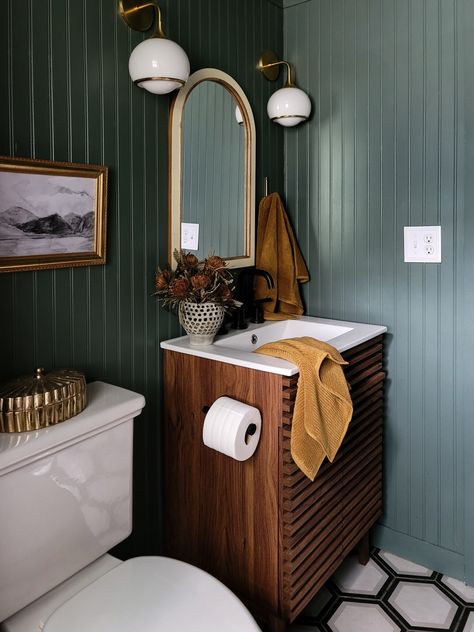 Vertical Shower Tile, Modern And Vintage Decor, Moody Bathroom, Dark Green Bathrooms, Contemporary Sink, Painting Bathroom Cabinets, Wooden Vanity, Bad Inspiration, Shower Fixtures