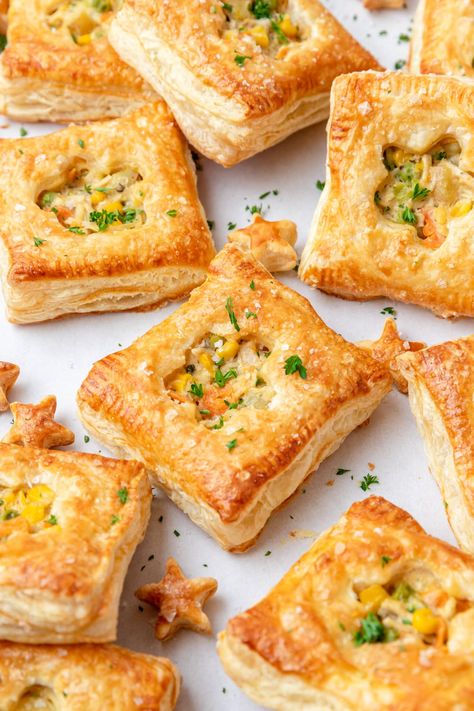 Mini Pastries Savory, Mini Chicken Pies, Puff Pastry Chicken Pie, Chicken With Puff Pastry Recipes, Christmas Breakfast Pastries, Chicken Pot Pie Puff Pastry, Puff Pastry With Chicken, Chicken Pot Pie Hand Pies, Chicken Pot Pie Bites