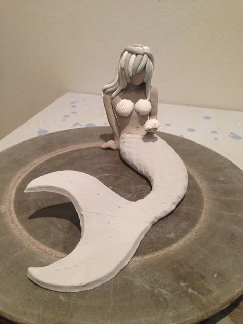 Clay Mermaid, Types Of Clay, Mermaid Ideas, Pottery Angels, Mermaid Sculpture, Modelling Clay, Kitchen Counter Top, Sculptures Céramiques, Pottery Handbuilding