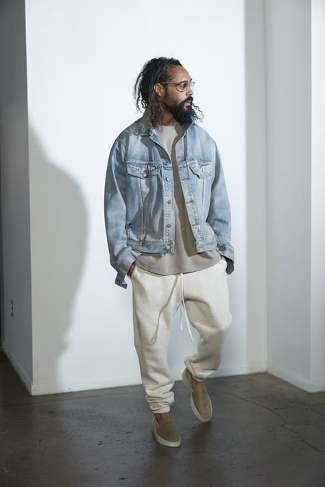 Smart Casual Looks, Light Blue Denim Jacket, Jerry Lorenzo, Semi Formal Outfits, Pretty Fly, Stylish Mens Fashion, Stylish Man, Nike Pegasus, Mens Casual Dress Outfits