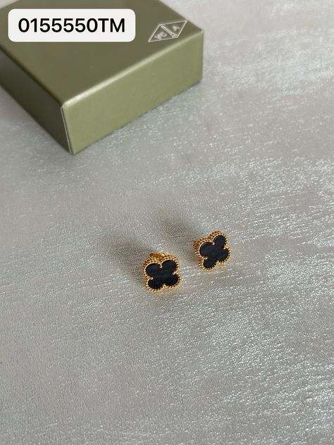 Black Van Cleef Earrings, Van Cleef Earrings, Black Vans, Clover Earrings, Vintage Vans, Van Cleef Arpels, Night Aesthetic, Black Earrings, Earrings Black