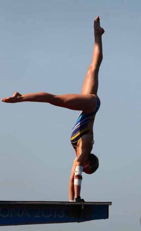 Hand Stands, Springboard Diving, Olympic Diving, High Diving, Earth Connection, Diving Springboard, Women's Diving, Water Adventure, Swimming Diving