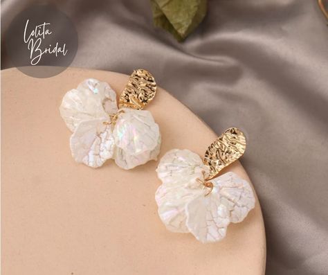 Boho Earrings Floral Earrings Boho Bridal Earrings Drop | Etsy Diy Gown, Long Hanging Earrings, Clay Flower Earrings, Number Earrings, Flower Pedals, Large Pearl Earrings, Diy Necklaces, Flower Birthday, Diy Jewlery