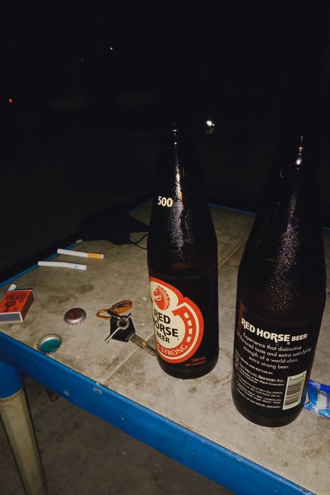 Red Horse Beer Drinks Prank, Inuman Prank Pic, Redhorse Beer Prank, Drunk Prank, Alcoholic Snapchat, Earth Live Wallpaper, Mask Photoshoot, Alcohol Pictures, Drinks Pictures