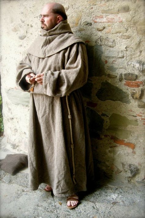 Monk Robes, Priest Outfit, Wizard Robes, Canterbury Tales, Medieval Clothes, St Joan, Early Middle Ages, Medieval Manuscript, Medieval Period