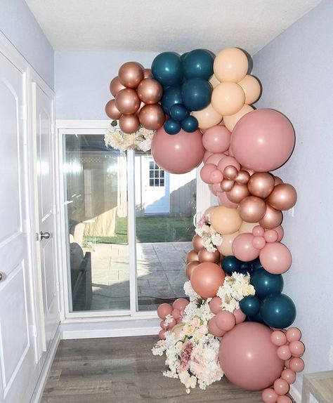 Pink Balloon Backdrop, Party Planner Business, Balloon Circle, Ballon Decoration, Teal Balloons, Balloons Galore, Baby Gender Reveal Party Decorations, Deco Ballon, Navy Blue And Pink