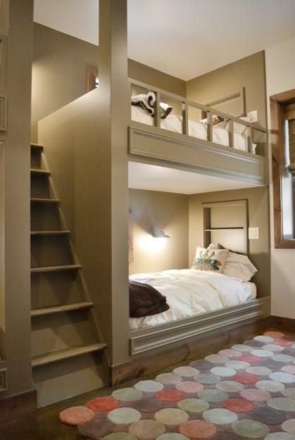 30 Custom Built In Kids Beds for Unique Room Design to Match Kids Personality Girls Bunk Beds, Modern Bunk Beds, Bunk Bed With Desk, Bunk Beds Built In, Built In Bunks, Cool Bunk Beds, Bunk Beds With Stairs, Bunk Bed Designs, Space Bedding