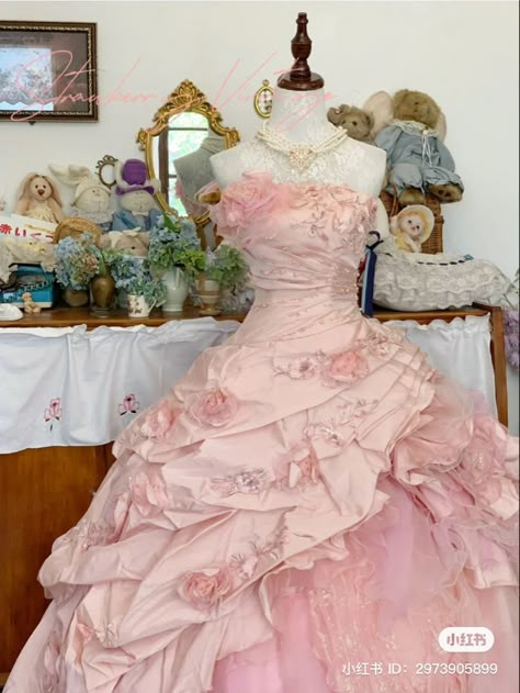 Hello Kitty Quince Dress, Massive Dresses, Quince�ñera Dresses Pink, Debut Dresses Filipino, Big Pink Dress, Fairytale Dress To Impress, Quince Dresses Charro, Debut Dresses, Quinceanera Dresses Gold