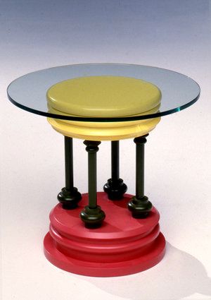 George Sowden, Furniture Exhibition, Memphis Group, Small Tables, Postmodernism, Design Furniture, Cool Furniture, Side Table, Coffee Table