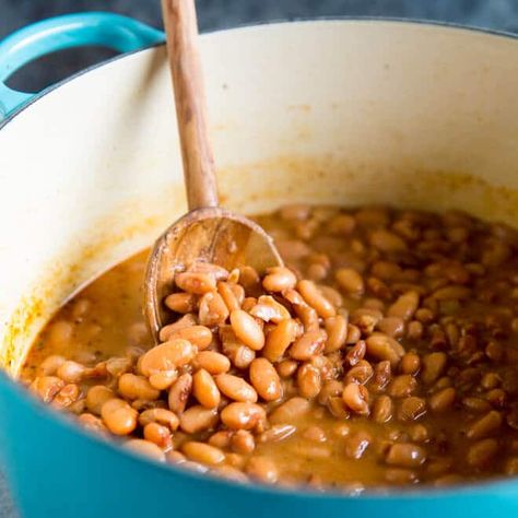 Chipotle Pinto Beans (Copycat) Chipotle Pinto Beans Copycat, Chipotle Pinto Beans, Chipotle Copycat Recipes, Chipotle Recipes, Charro Beans, Copycat Chipotle, Chipotle Bowl, Pinto Bean Recipes, Copycat Restaurant Recipes