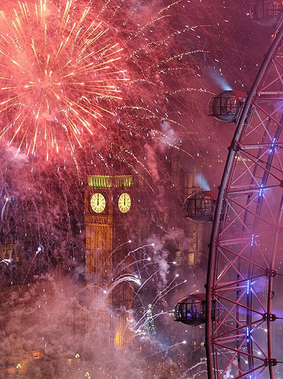 London Nye Fireworks, New Years London, New Year In London, New Year London, British Festival, Watch Fireworks, Aesthetic London, London Dreams, London Trip