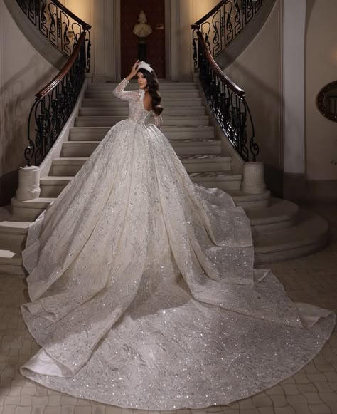 Elegant Wedding Dress With Long Train, Puffy Wedding Dresses Ball Gowns, Arab White Wedding Dress, Arabic Style Wedding Dresses, Princess Wedding Dresses With Sleeves Sparkle, 90 Wedding Dresses, Unique White Wedding Dresses, Stunning Wedding Dresses Princesses, Massive Wedding Dress