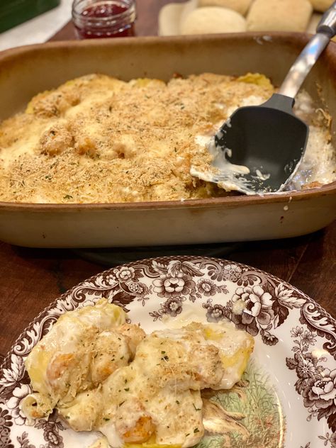 Shrimp Ravioli Bake Shrimp Ravioli Recipe, Shrimp Ravioli, Cheese Ravioli Recipe, Baked Ravioli Recipe, Frozen Shrimp Recipes, Seafood Alfredo, Ravioli Casserole, Ravioli Pasta, Ravioli Bake