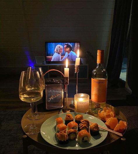 Dinner Date Home Romantic, Sushi Date Night At Home, Candle Light Dinner At Home, Sushi Night At Home, Aesthetic Decoration Ideas, Candle Light Dinner Ideas, Dinner Date At Home, Romantic Dinner Tables, Aesthetic Living Room Decor