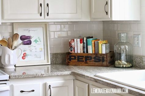 10 Stylish Ways to Display Cookbooks in the Kitchen Coke Crate Decor, Kitchen Cookbook Storage, Kitchen Cookbook Display, How To Decorate Above Kitchen Cabinets, Book Storage Ideas, Cookbook Display, Cookbook Organization, Store Cookbooks, Cookbook Storage