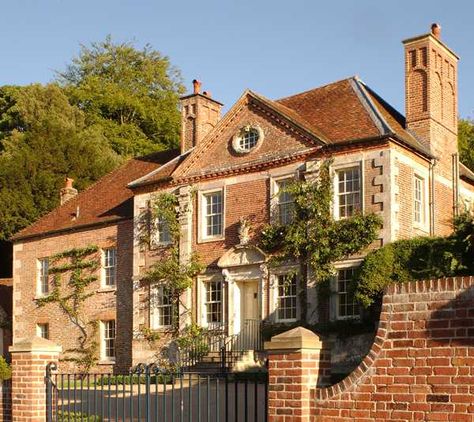 Country House Architecture, Country Manor House, London Houses, Classical House, Country Manor, London Architecture, Country Houses, Georgian Homes, Chelsea House