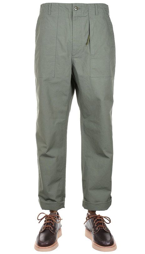 The Fatigue Pant Cotton Ripstop by Engineered Garments takes inspiration from the classic military style. The pants have been crafted in EG's Standard Cotton Ripstop and feature two front patch pockets, two rear patch pockets with flap and button and have an internal drawcord tie at waist. - 100% Cotton- EG's Standard Cotton Ripstop- Two Front Patch Pockets, Left Pocket Has Zip Security Pocket- Two Rear Patch Pockets With Flap And Button Military Style, Engineered Garments, Military Fashion, Online Branding, Patch Pocket, Khaki Pants, Outfit Accessories, Pants, Clothes