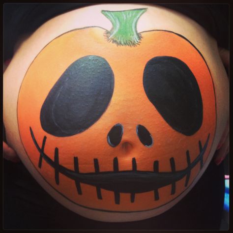 Pumpkin baby bump Halloween by Fays Painting Pumpkin Pregnant Belly, Pumpkin Bump Painting, Halloween Belly Painting Pregnant, Baby Bump Painting Ideas, Halloween Costume Pregnant, Pregnant Couple Halloween Costumes, Halloween Bump, Babies Room Ideas, Bump Painting