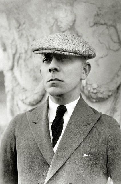 Erich von Stroheim Von Stroheim, Erich Von Stroheim, Film Pictures, Mens Fashion Inspiration, Vintage Suits, Machine Learning Models, Silent Film, 1920s Fashion, Men Vintage