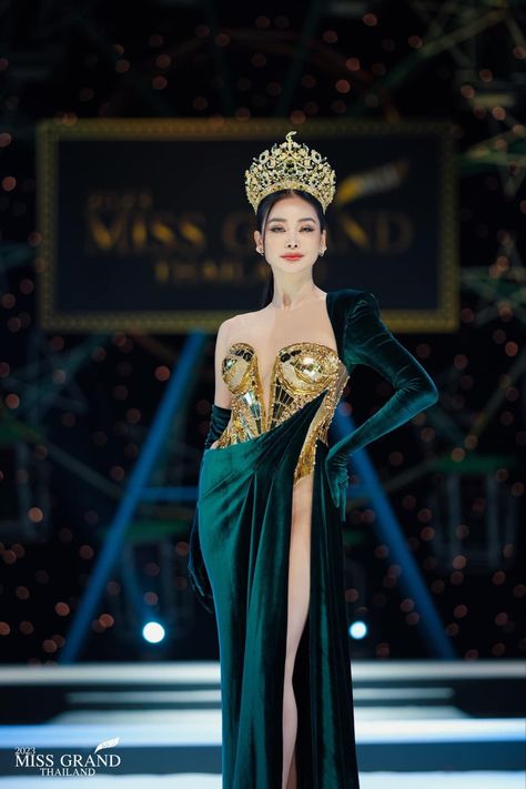 Miss Grand Thailand 2023, Miss Grand Thailand, Tinkerbell Movies, Miss Pageant, Best Friend Dates, Crown Drawing, Vogue Photoshoot, Miss Grand, Fancy Gowns