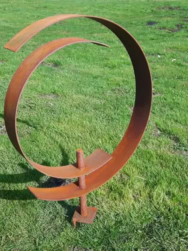 Rustic Sculpture, Ring Sculpture, Rustic Garden Design, Jeremiah Fisher, Garden Centerpiece, Rusty Garden, Balkon Decor, Metal Sculptures Garden, Yard Sculptures