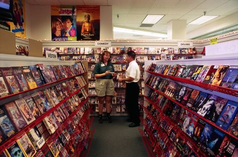 Hollywood Video, Blockbuster Video, Movie Rental, French New Wave, Rare Historical Photos, Store Manager, Video Store, Film School, Late 90s