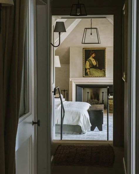 Heckfield Place, Bedroom Adult, Walk Photo, Layered Lighting, Humphrey Munson, Collected Interiors, Hampshire England, Long Room, Traditional Aesthetic